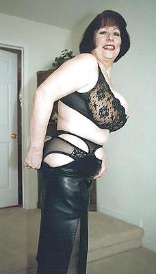 9P Old and busty mature