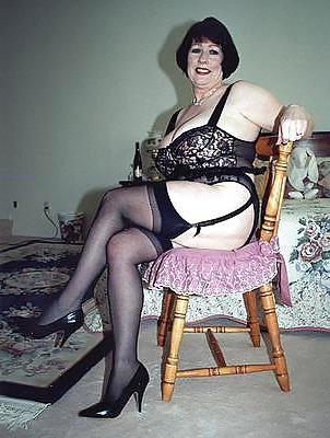9P Old and busty mature