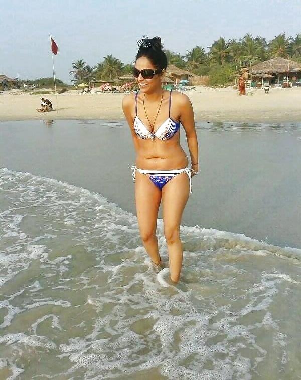 11P Desi Bikini Bash - 001