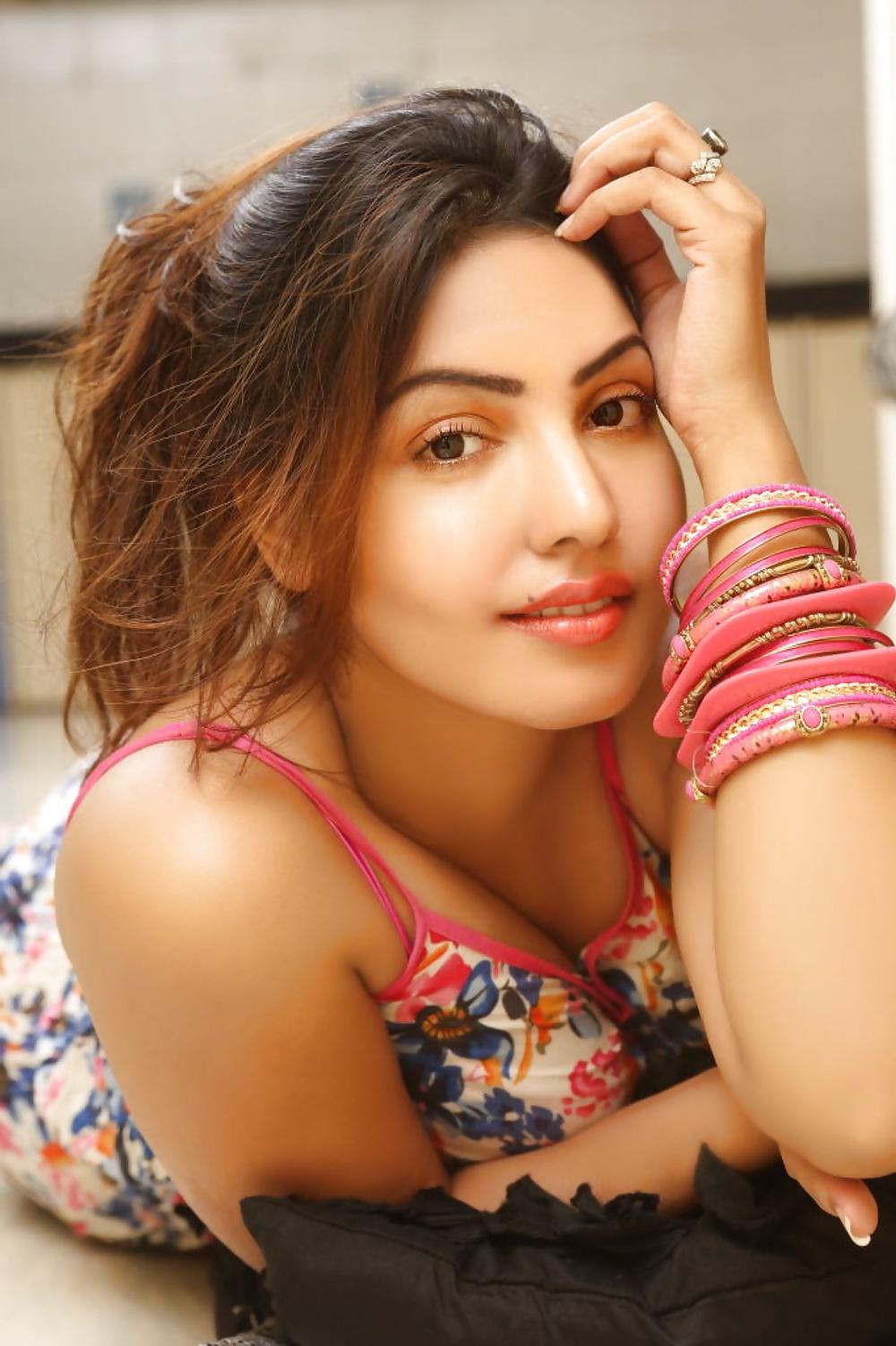 9P Sexy Sluts Desi Indian Girls how would you fuck them 
