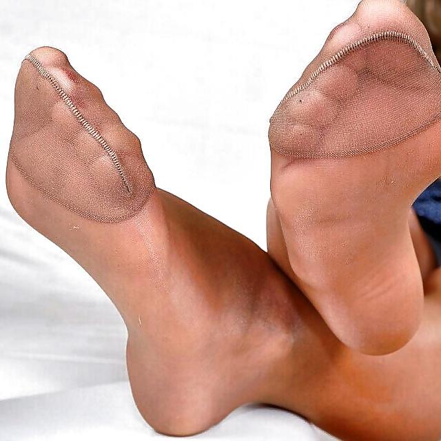 25P Foot Fetish 2