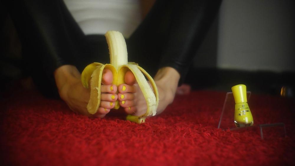 25P Girls feet covered in food