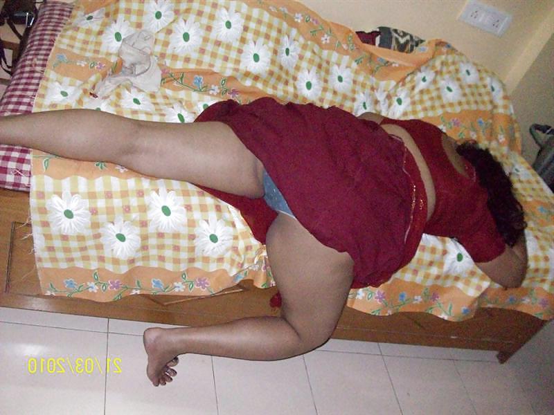 25P Indian aunty stripping 1