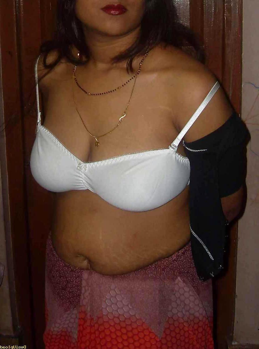 25P Indian aunty stripping 1