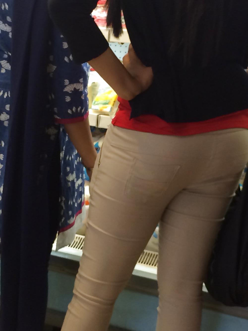 11P Voyager Indian Desi Girls