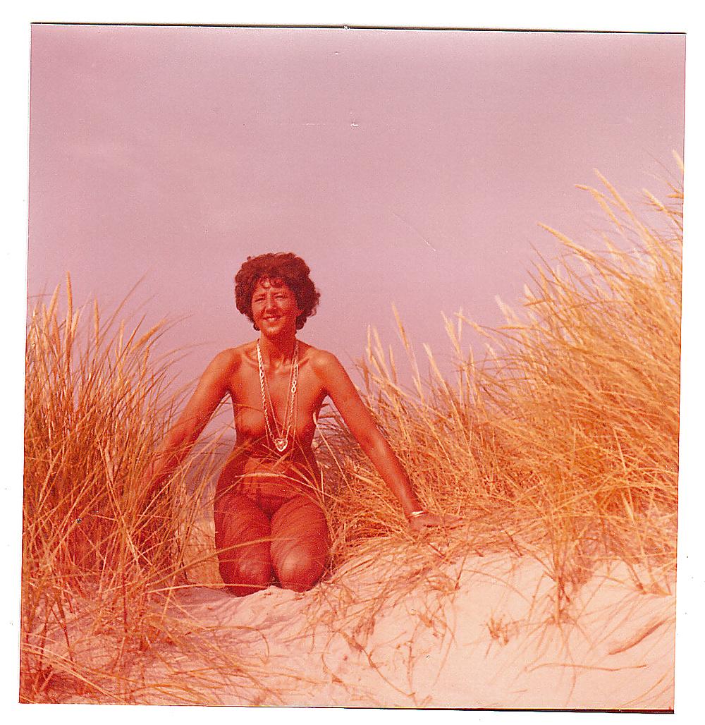 18P FKK Germany shot 1989 shows Heidi when she was 43 Years old 