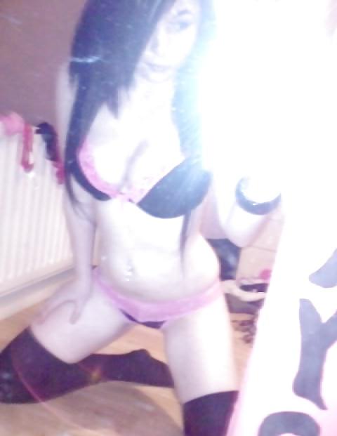 16P Busty amateur tease selfies