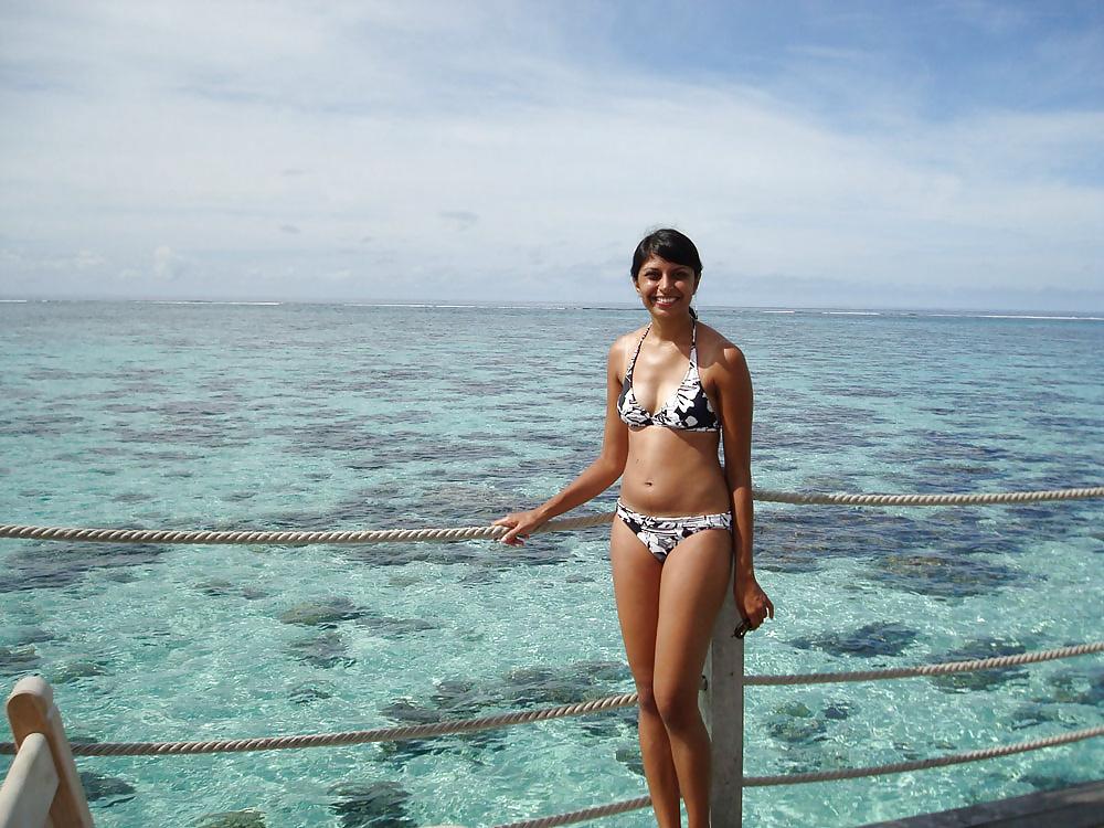 10P Desi Bikini Bash - 004