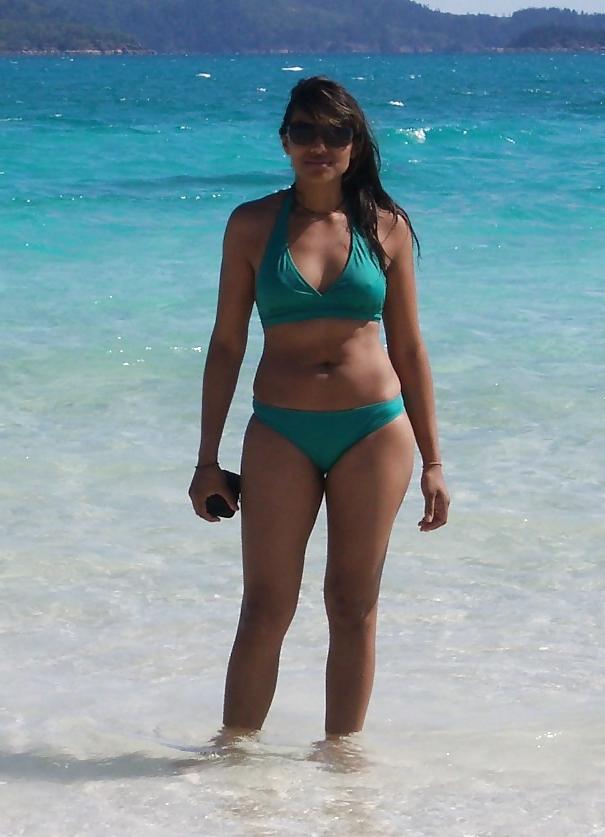 10P Desi Bikini Bash - 009