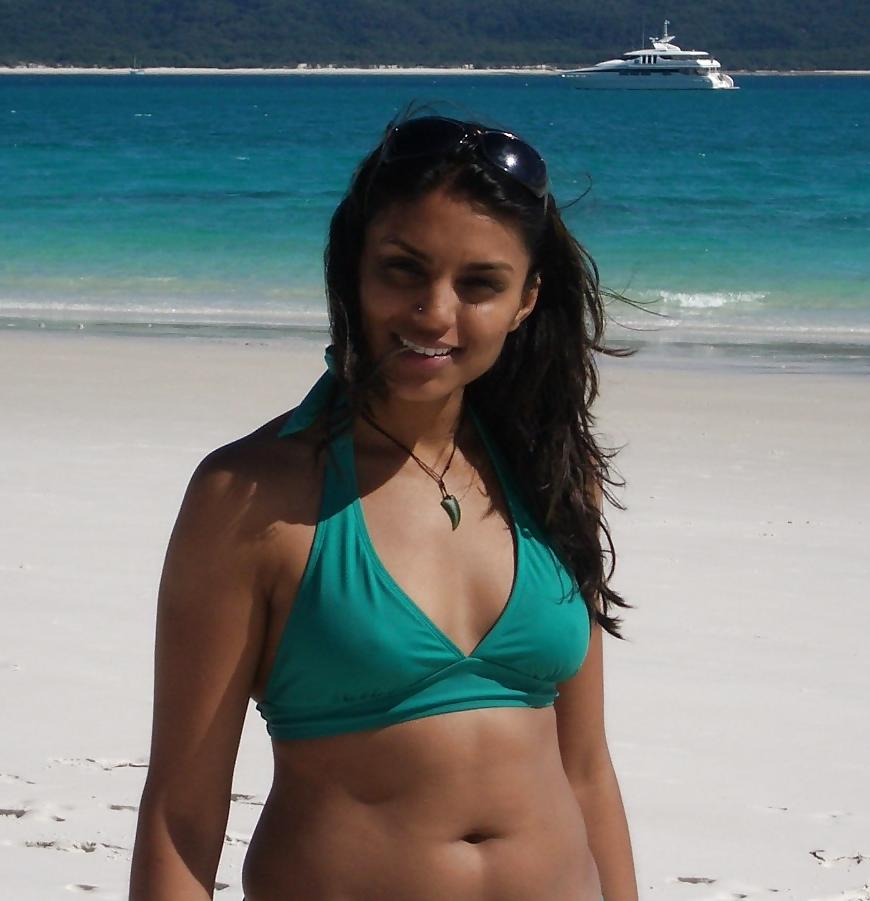 10P Desi Bikini Bash - 009