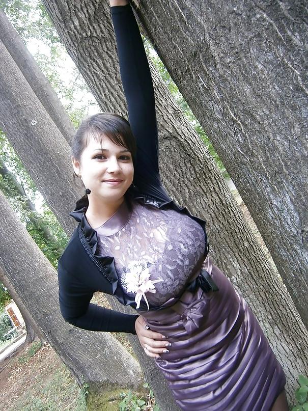 7P Busty Russian Woman 1847