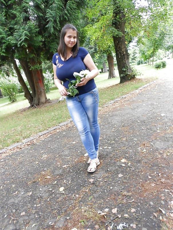 7P Busty Russian Woman 1847
