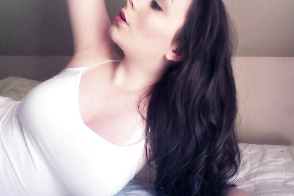 21P Busty amateur teens