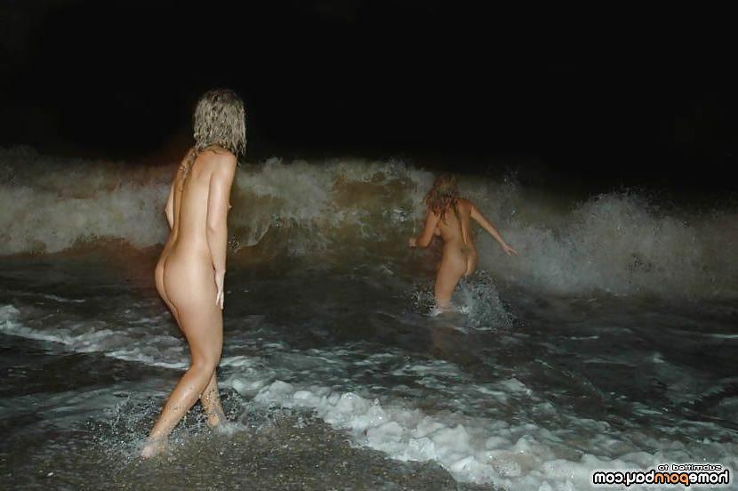 15P Nude lesbians in the ocean