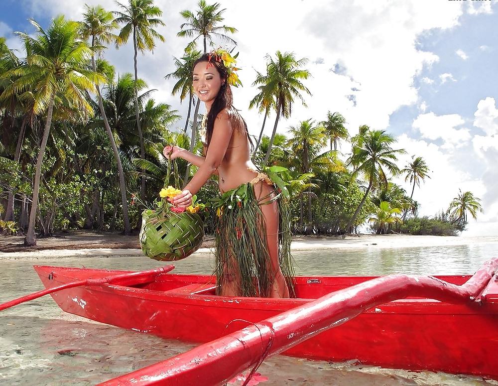 16P Exotic Pacific Island beauty from Polynesia
