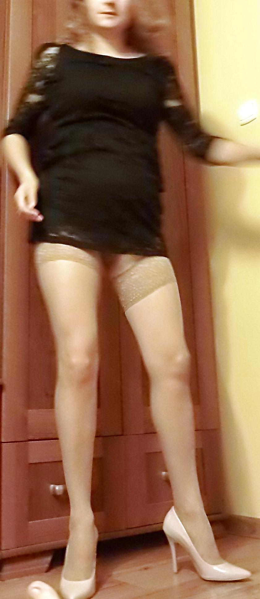 16P Amateurs spread legs and show us their pussy end tits 