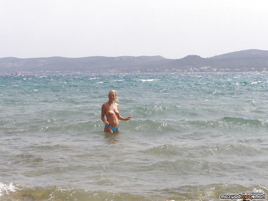 17P I love the nudist beach