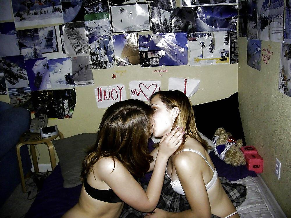 25P Little lesbians