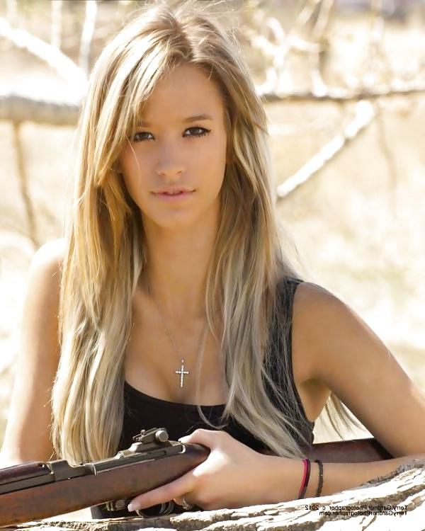 25P Renee & Paige Wyatt - Gunsmoke
