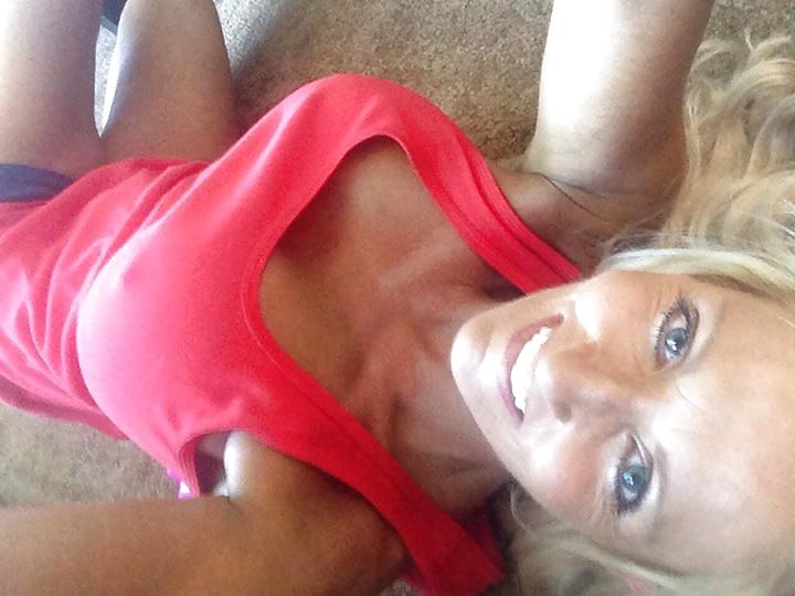 25P Top 100 Milfs pics (add to friends for more!)