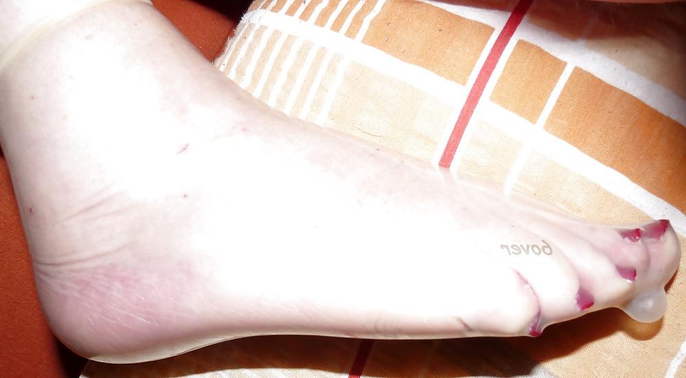 10P Spermafuesse im Kondom  Foot whit Cum in Condom