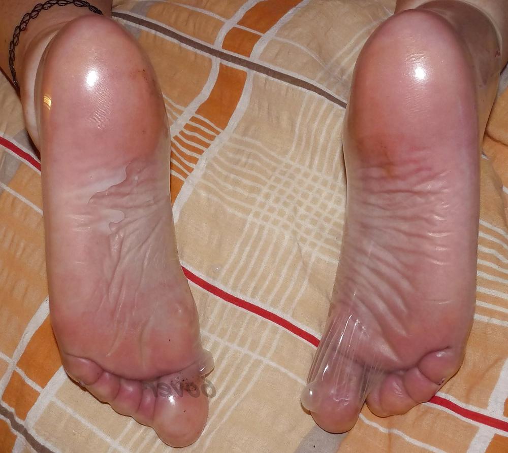 10P Spermafuesse im Kondom  Foot whit Cum in Condom