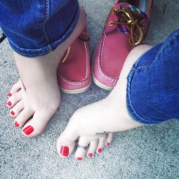 25P Foot Fetish