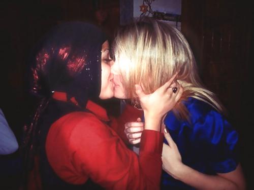 10P Arab Girls 4U ( Lesbians Colleftios - Part 3) 