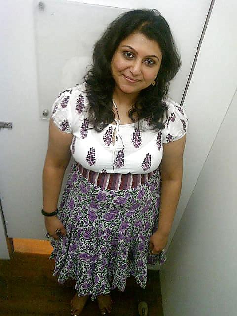 15P Riya pakistan India India girlfriend bhabhi aunty desi