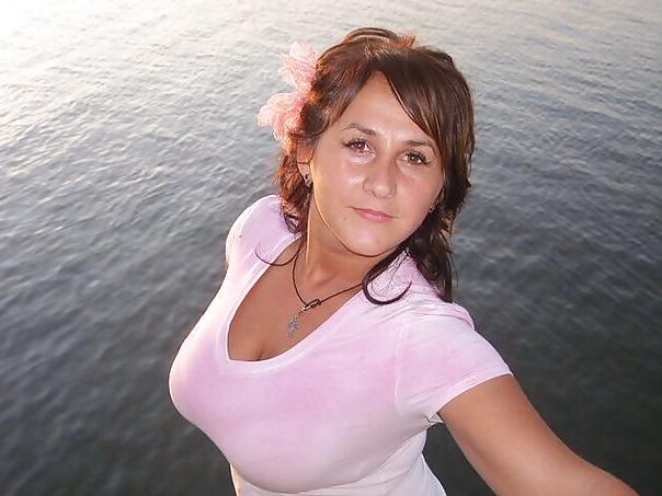 9P Busty Russian Woman 1776