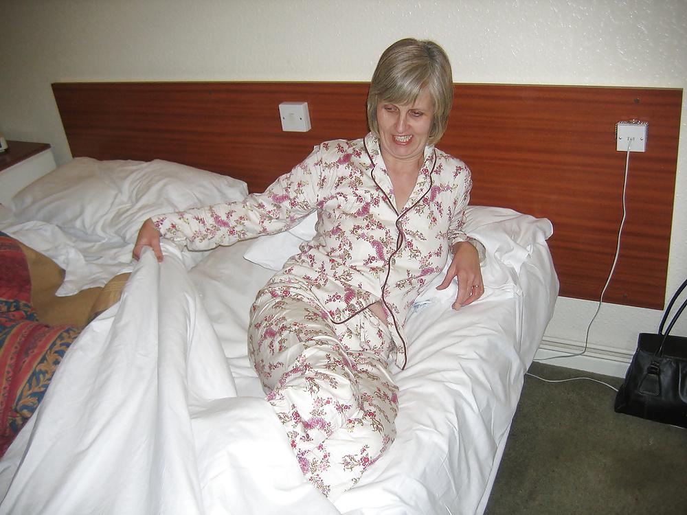 18P Sexy old women 8
