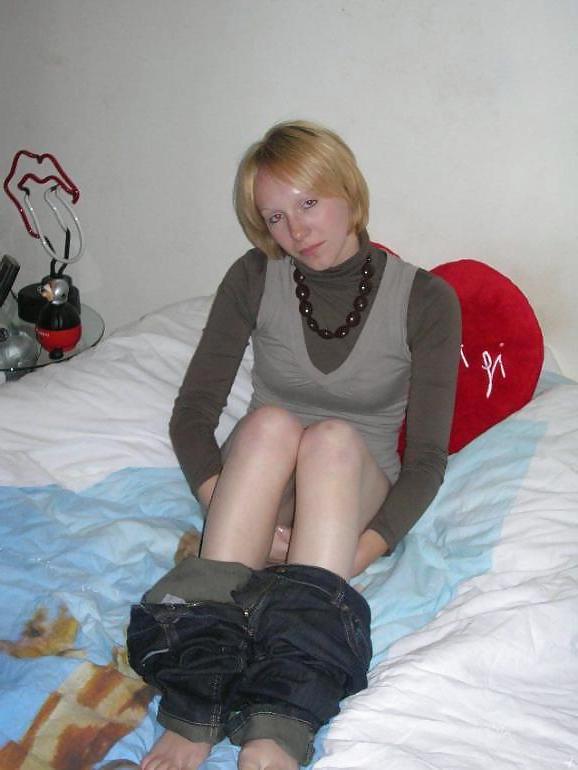 25P Blonde Cutie posing on her bed