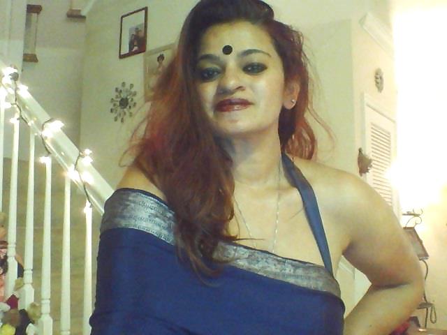 25P Desi Hot-Wives..