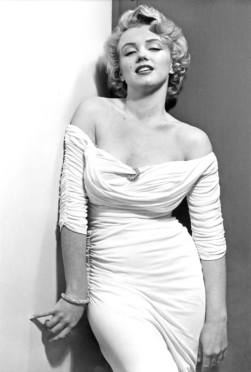 7P The Amazing Curvy Woman that needs no Introduction