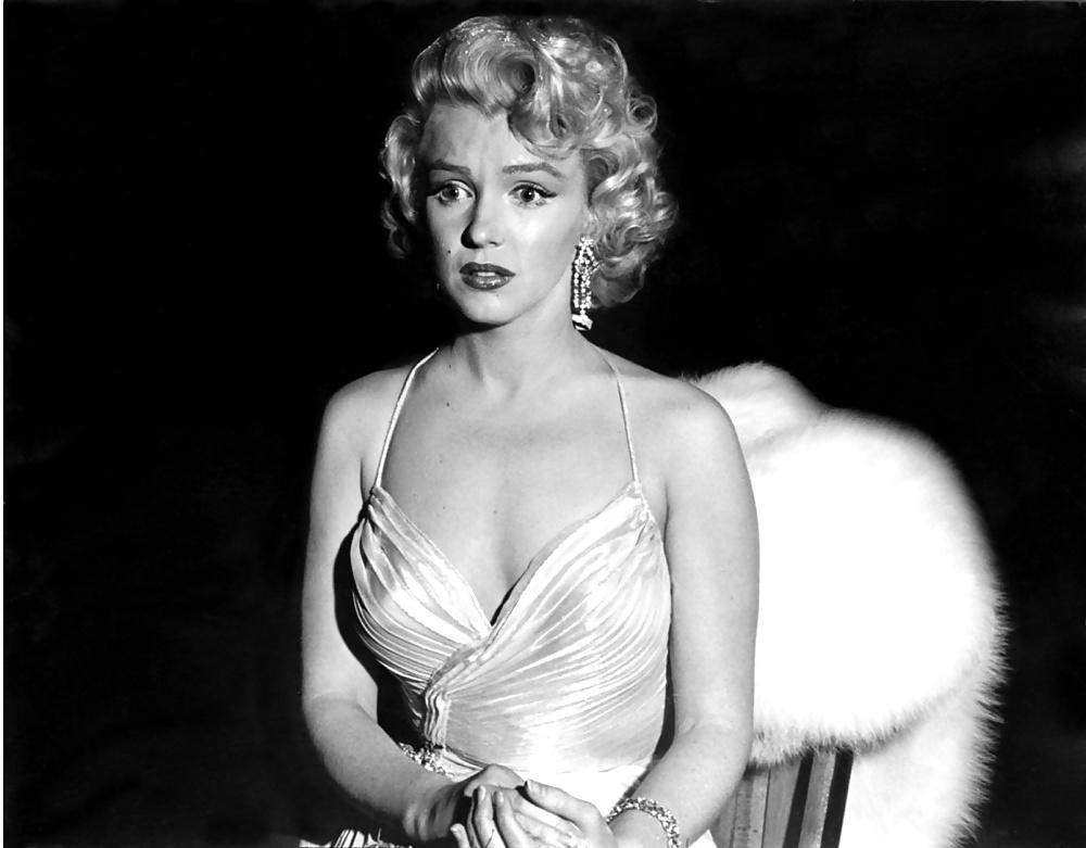 7P The Amazing Curvy Woman that needs no Introduction