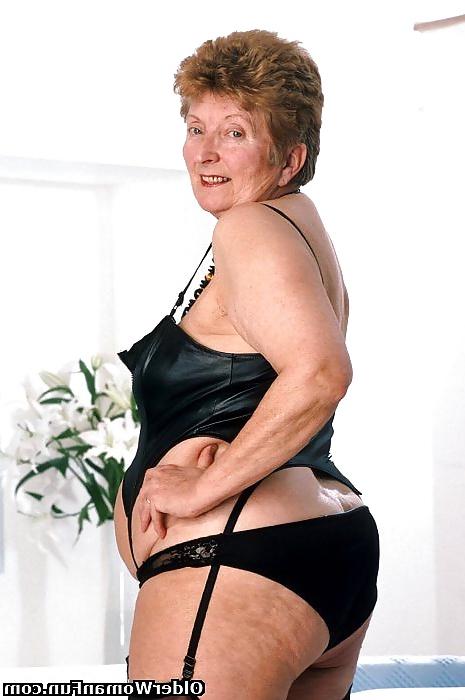 16P 68 year old granny Gracie from OlderWomanFun