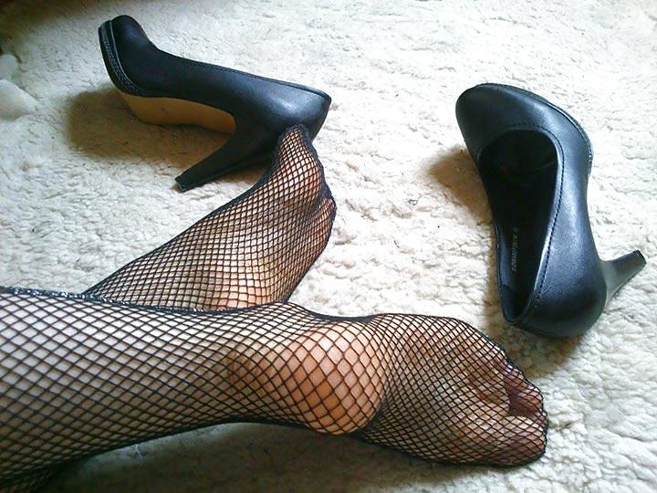 25P Nylon Legs and High Heels