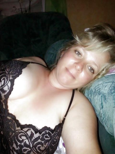 4P Chubby Blonde Self Pics