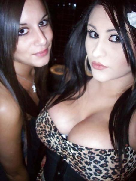 25P Busty Amateur Latin Babe Gallery