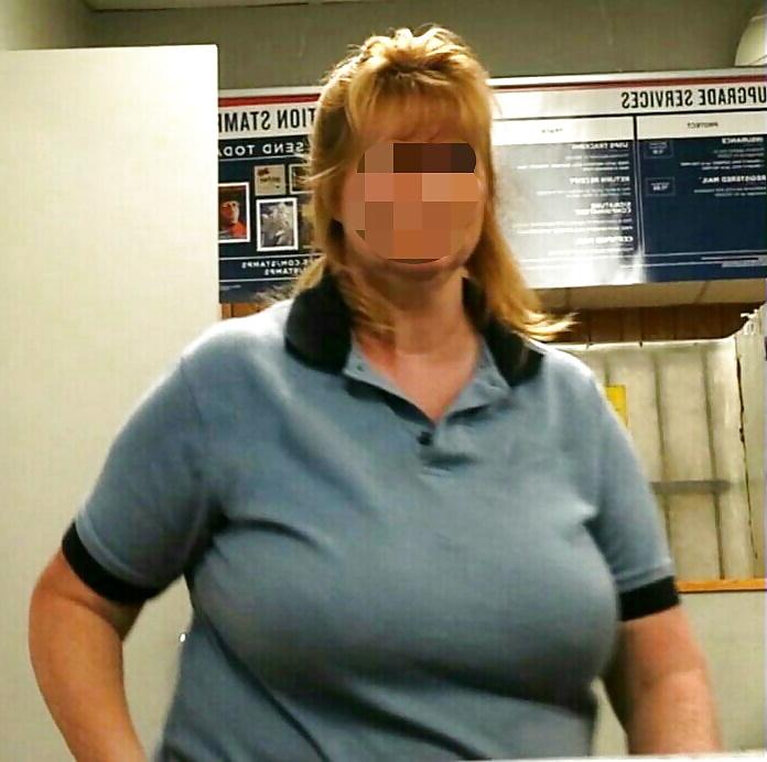 23P Public shopping candid teen and mature leg, ass and tits
