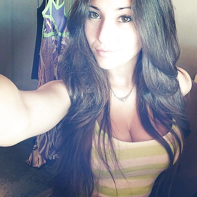 25P Angie Varona is on Top