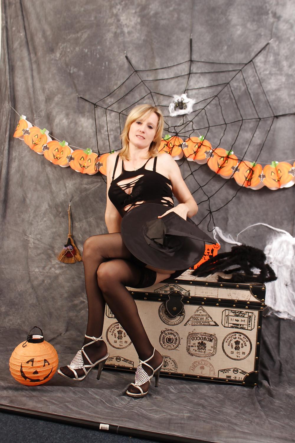 12P Happy Hallooween
