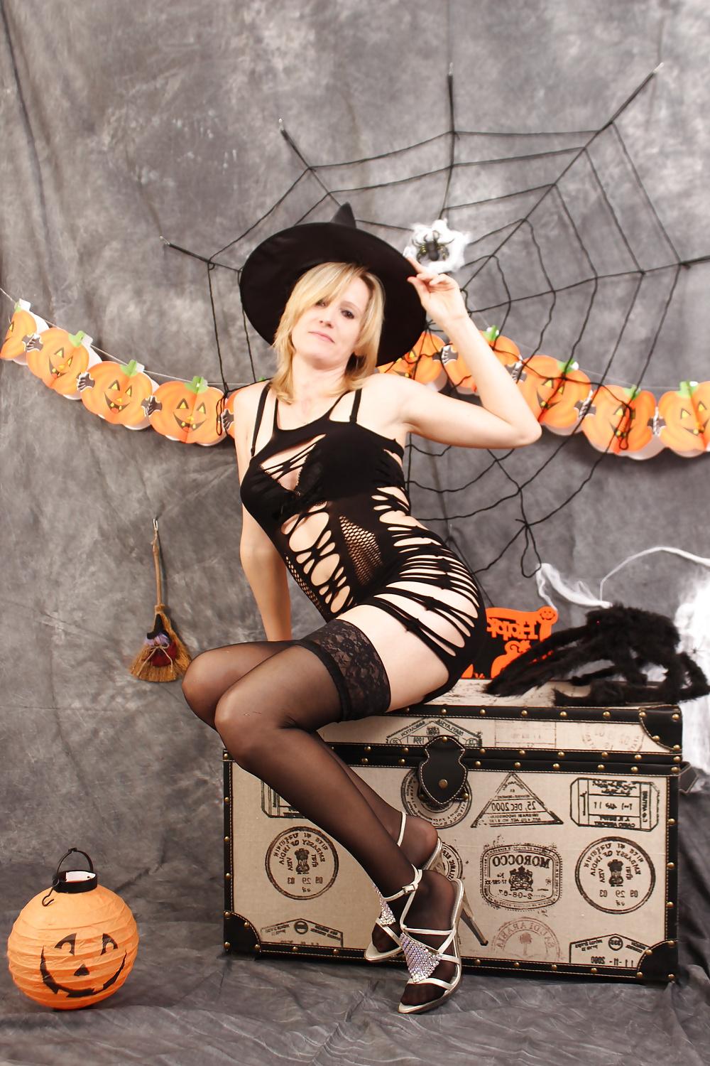 12P Happy Hallooween
