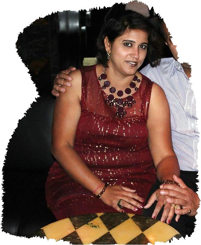 20P Sexy Desi Mature Housewife - Gitu