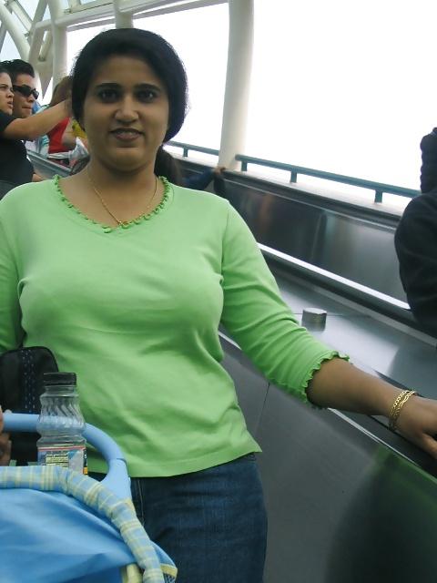 20P Sexy Desi Mature Housewife - Gitu