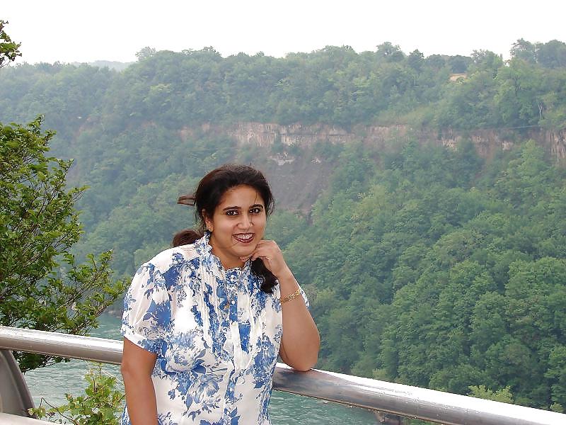 20P Sexy Desi Mature Housewife - Gitu