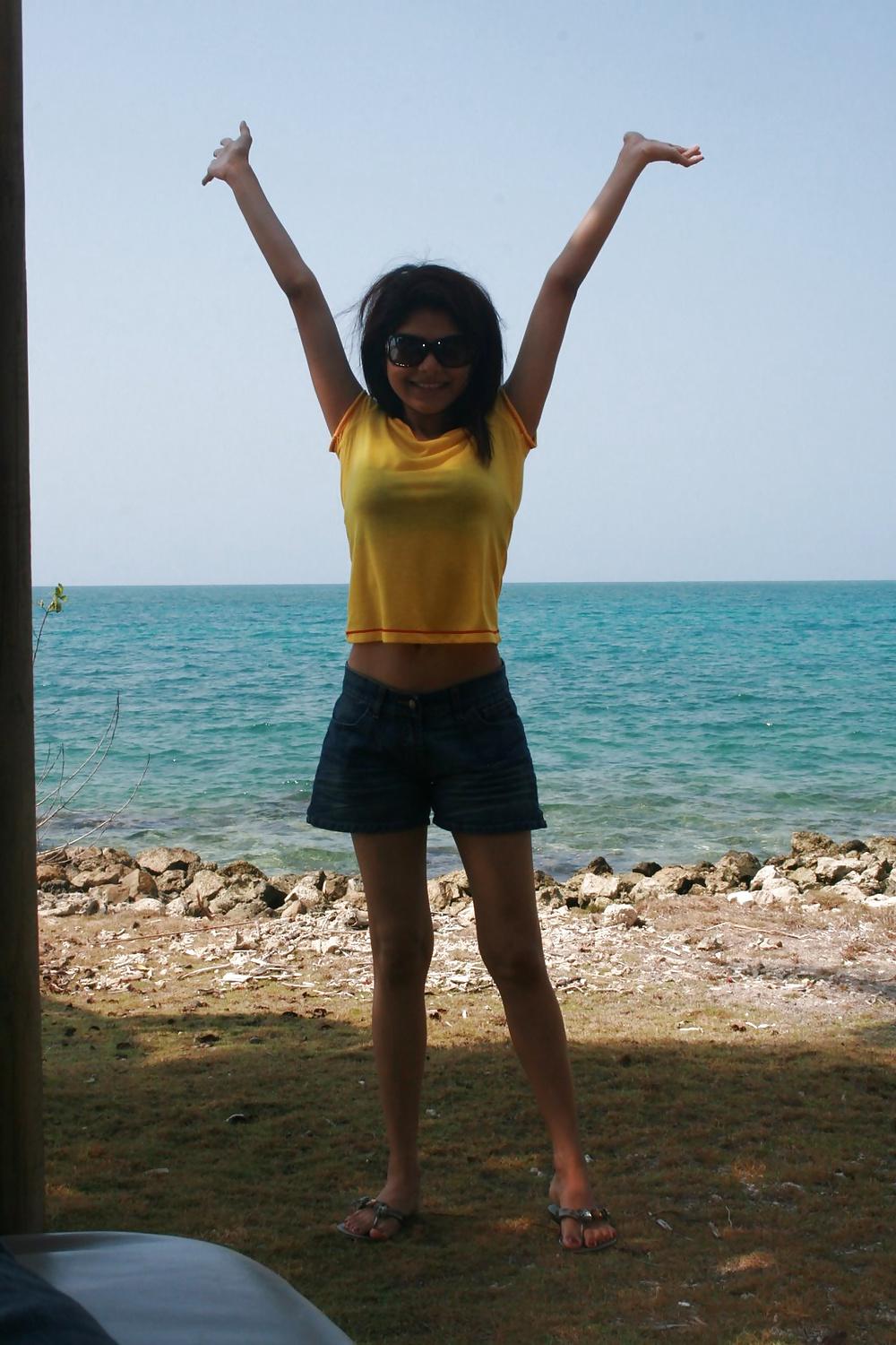 7P Desi Bikini Bash - 025