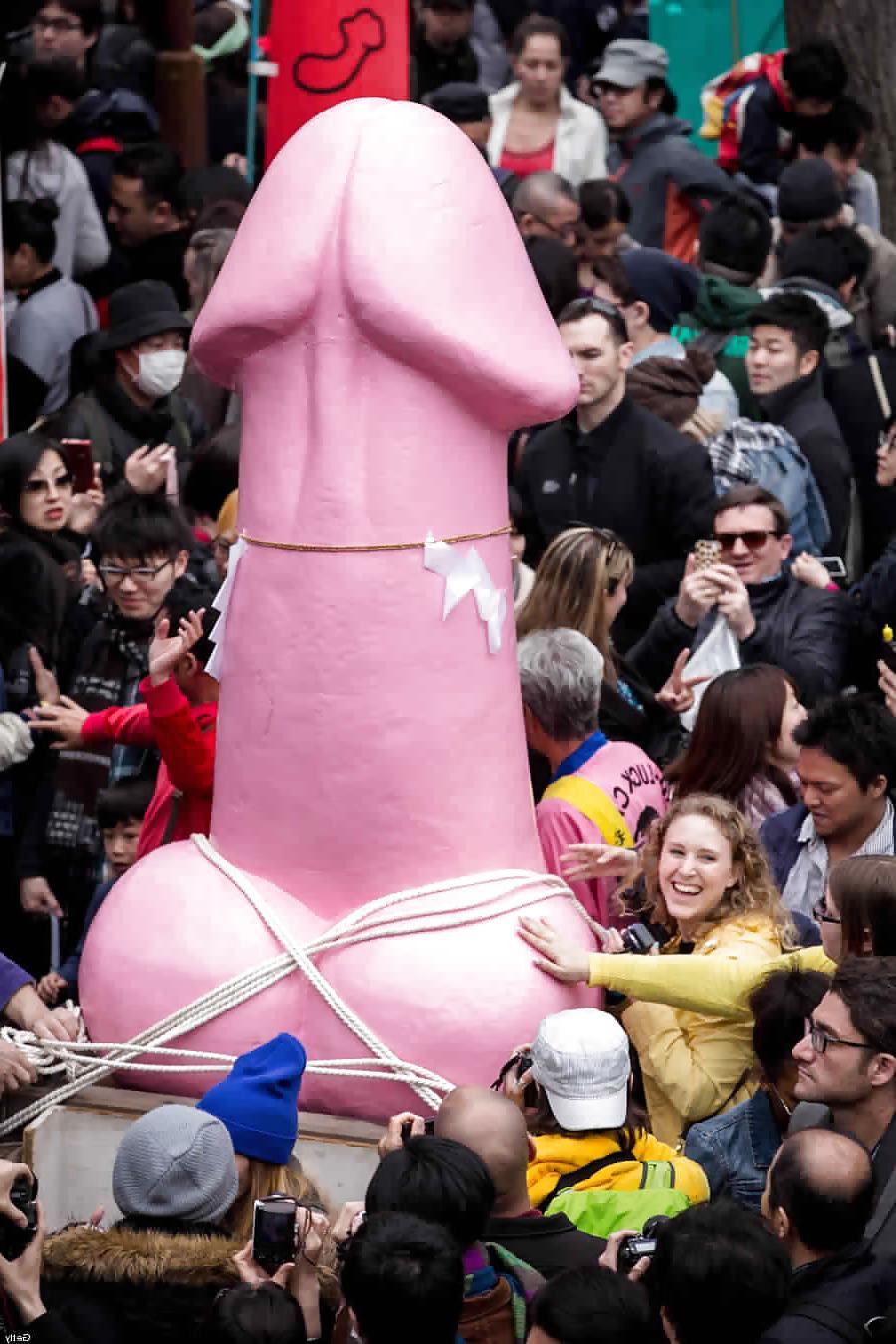 14P Japan's Penis Festival