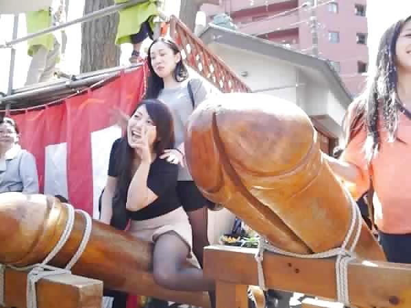 14P Japan's Penis Festival