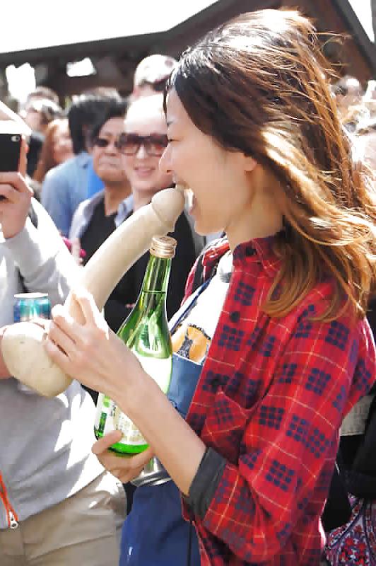 14P Japan's Penis Festival